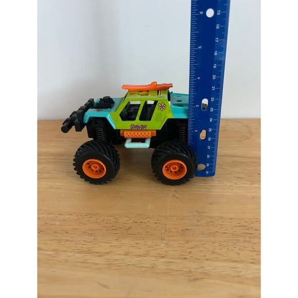 Vintage Scooby-Doo 1999 On Ski Vacation Friction Powered Car - Picture 8 of 9